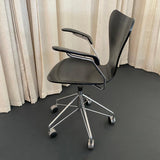 Arne Jacobsen Black Series 7 Swivel Adjustable Armchair Model 3217 Fritz Hansen