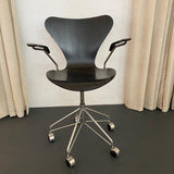 Arne Jacobsen Black Series 7 Swivel Adjustable Armchair Model 3217 Fritz Hansen