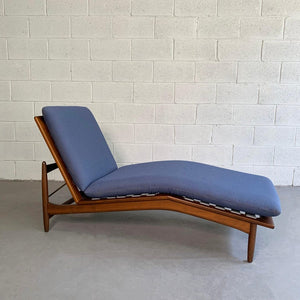 Danish Modern Chaise Lounge By Ib Kofod Larsen For Selig