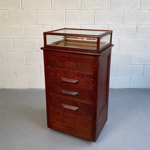 Early 20th Century Quarter Sawn Oak Display Case Cabinet